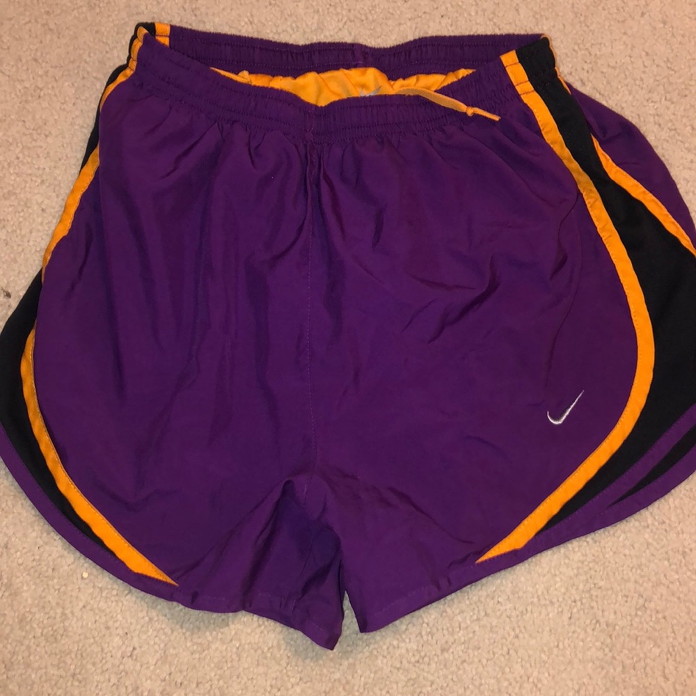 Nike shorts size small